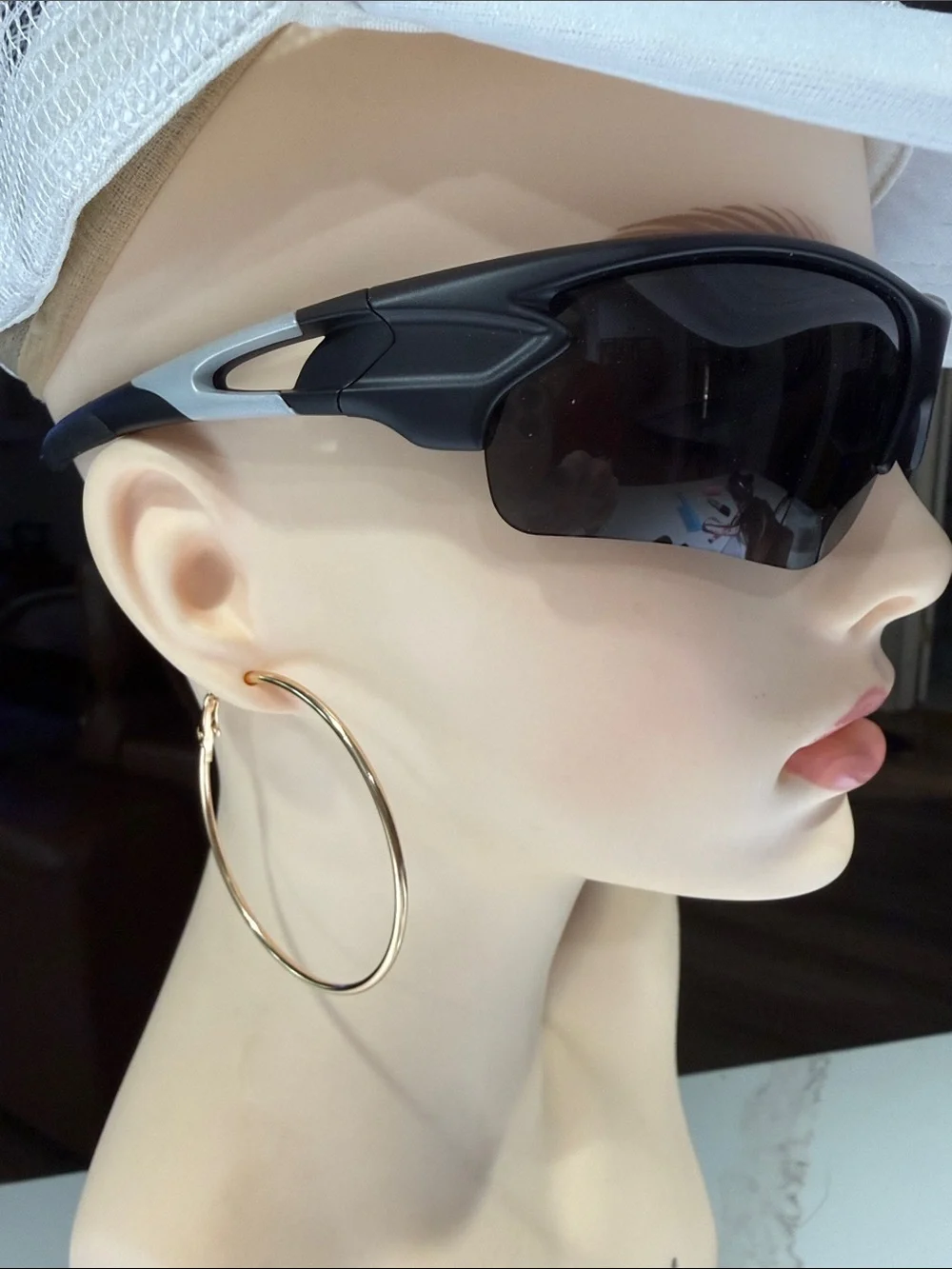 SUNGLASSES, Polarized Black with Gray detail